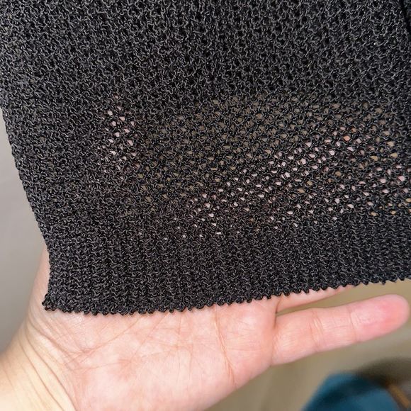 Black Sleeveless Sweater Vest - Picture 6 of 14